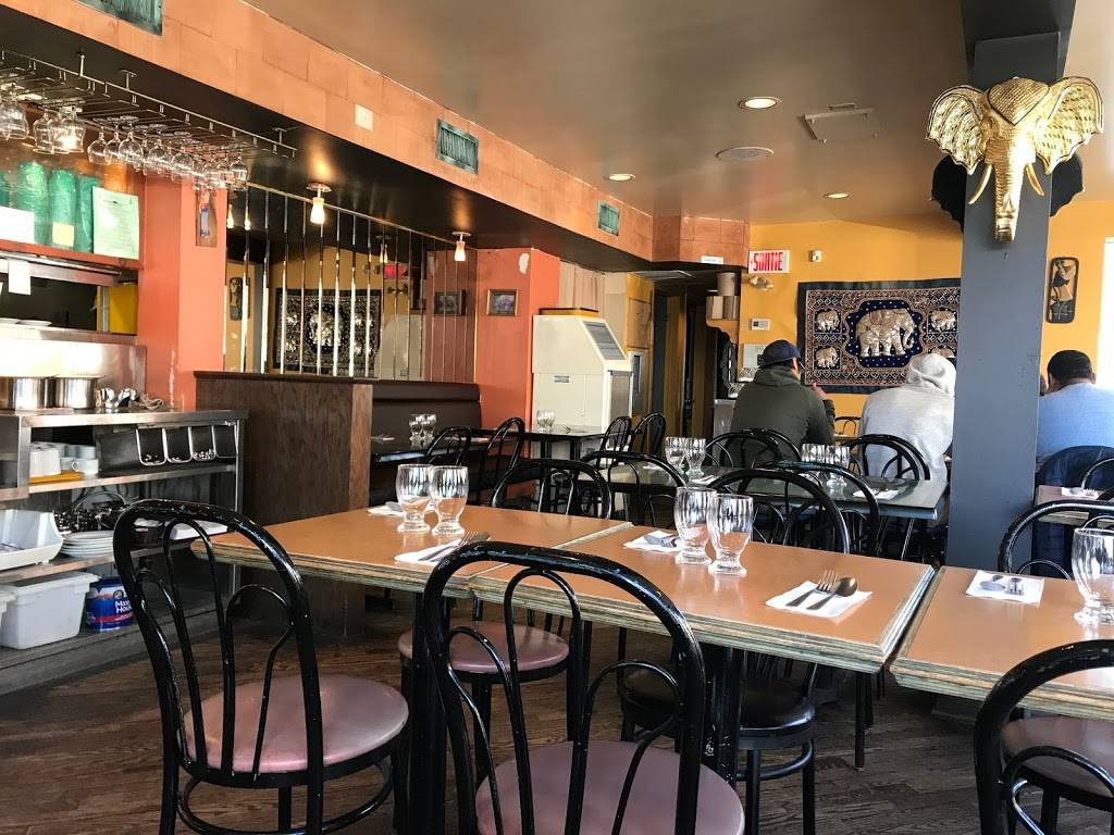 Restaurant Talay Thai | restaurant | 5697 Chemin de la Côte-des-Neiges, Montréal, QC H3S 1Y7, Canada | 5147392999 OR +1 514-739-2999