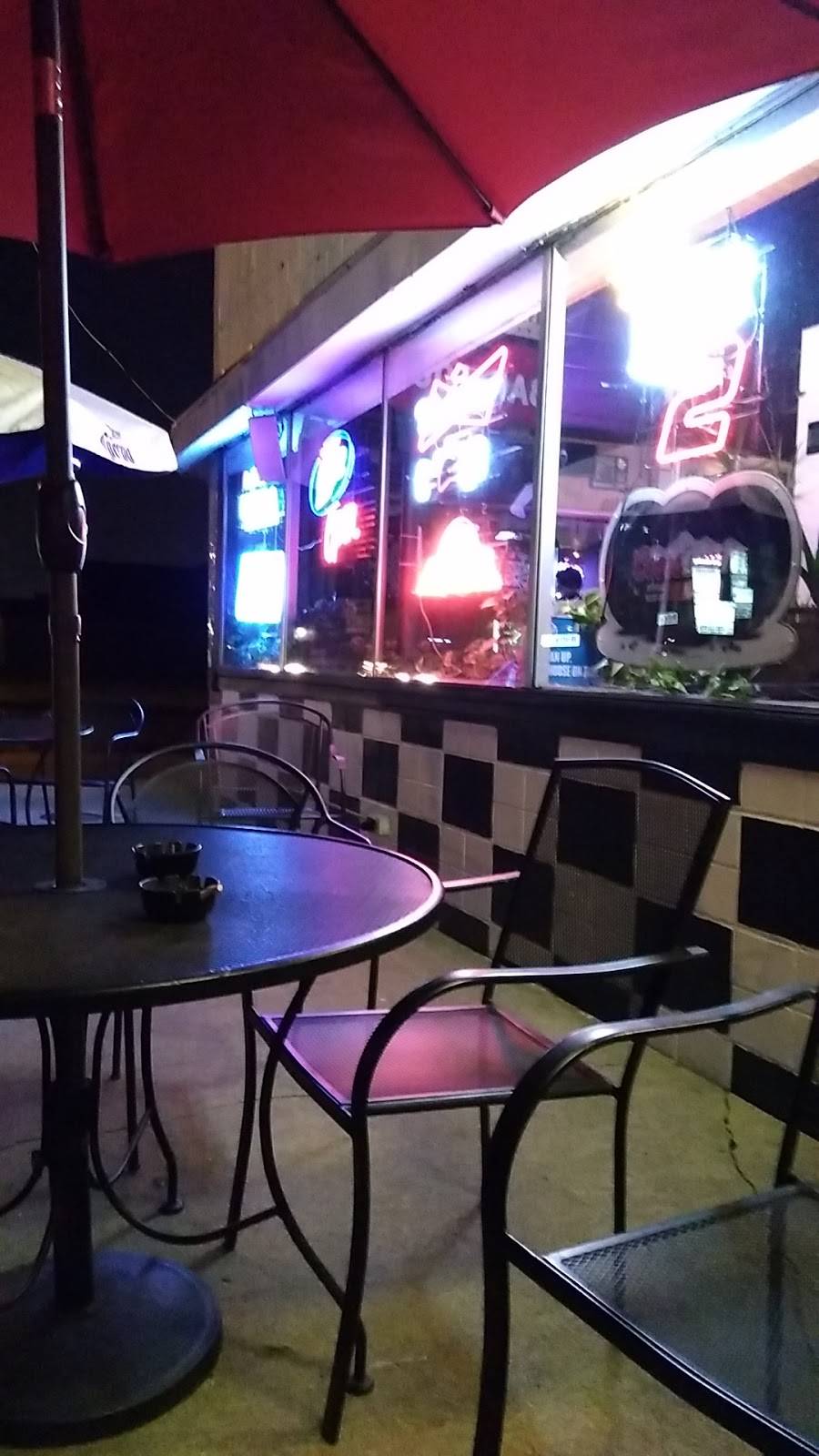 Mikes Speedway Lounge | restaurant | 3701 W 16th St, Indianapolis, IN 46222, USA | 3176318807 OR +1 317-631-8807