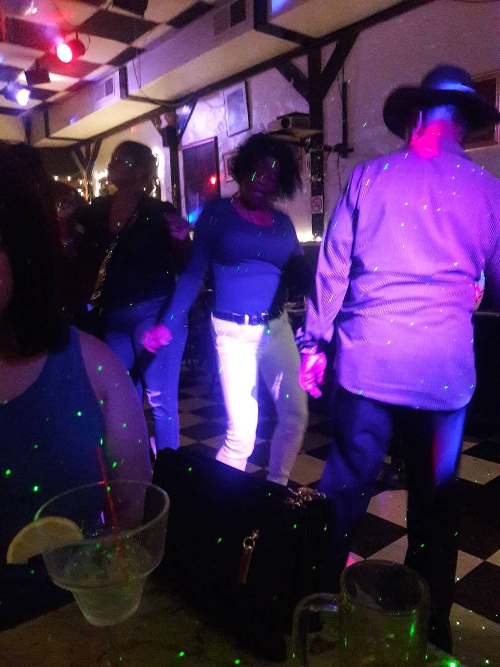 Chuck & Billys Bar & Carryout | restaurant | 2718 Georgia Ave NW, Washington, DC 20001, USA | 2022345870 OR +1 202-234-5870