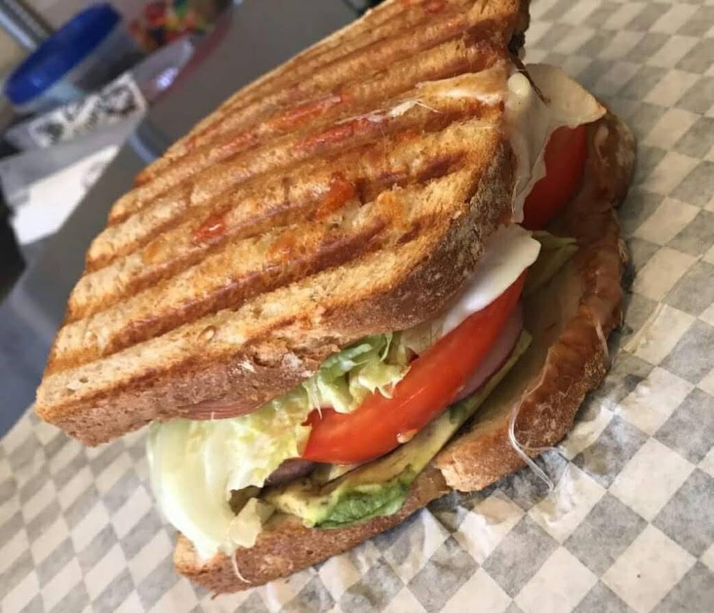 PJS CORNER | restaurant | 501 S Chickasaw St, Pauls Valley, OK 73075, USA | 4052510550 OR +1 405-251-0550