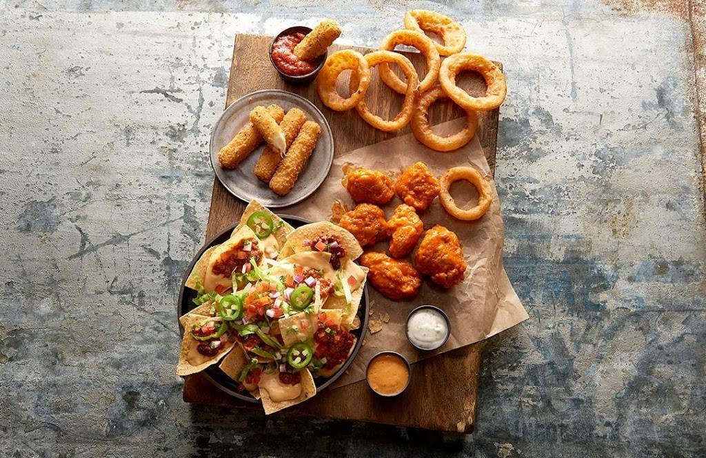 Buffalo Wild Wings | meal takeaway | 1400 Willowbrook Mall, Wayne, NJ 07470, USA | 9732370191 OR +1 973-237-0191