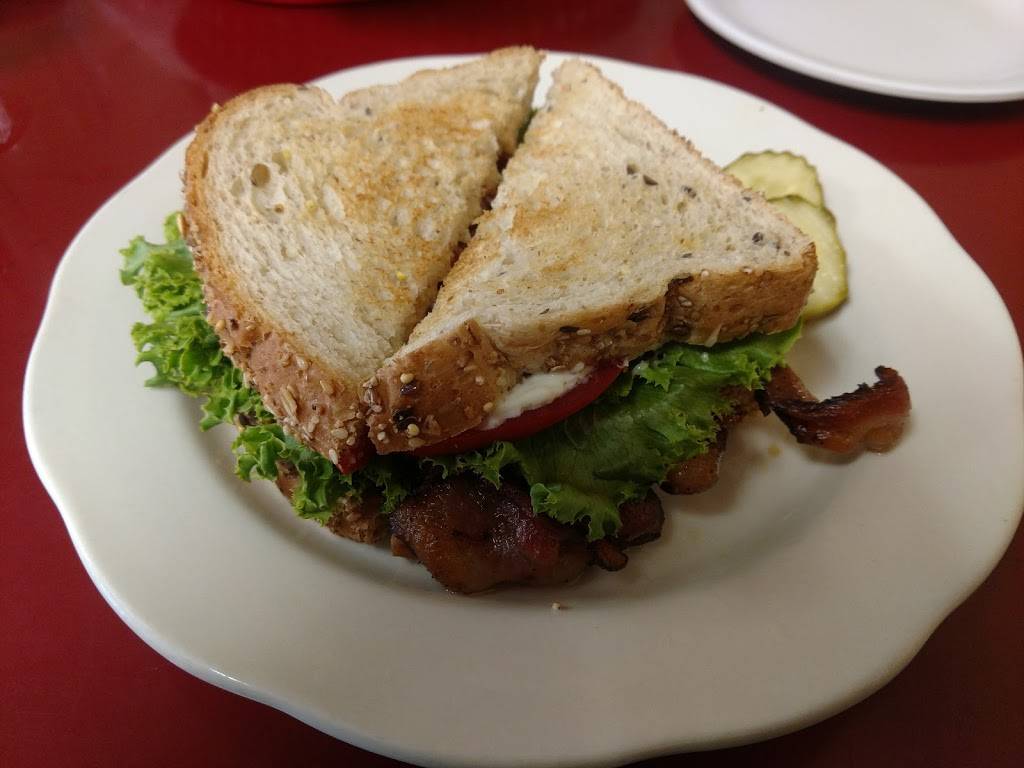 4 Seasons | restaurant | 114 Mahtomedi Ave, St Paul, MN 55115, USA | 6514292201 OR +1 651-429-2201