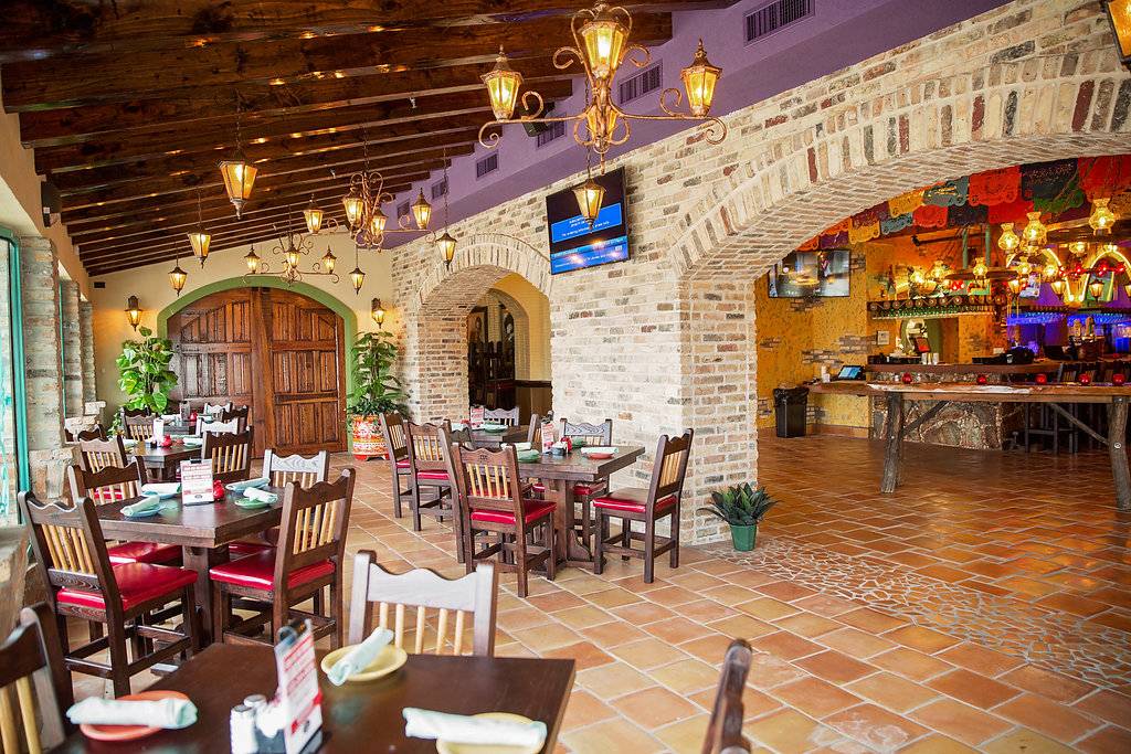 El Tiempo Cantina | restaurant | 20237 Gulf Fwy, Webster, TX 77598, USA | 7138021580 OR +1 713-802-1580