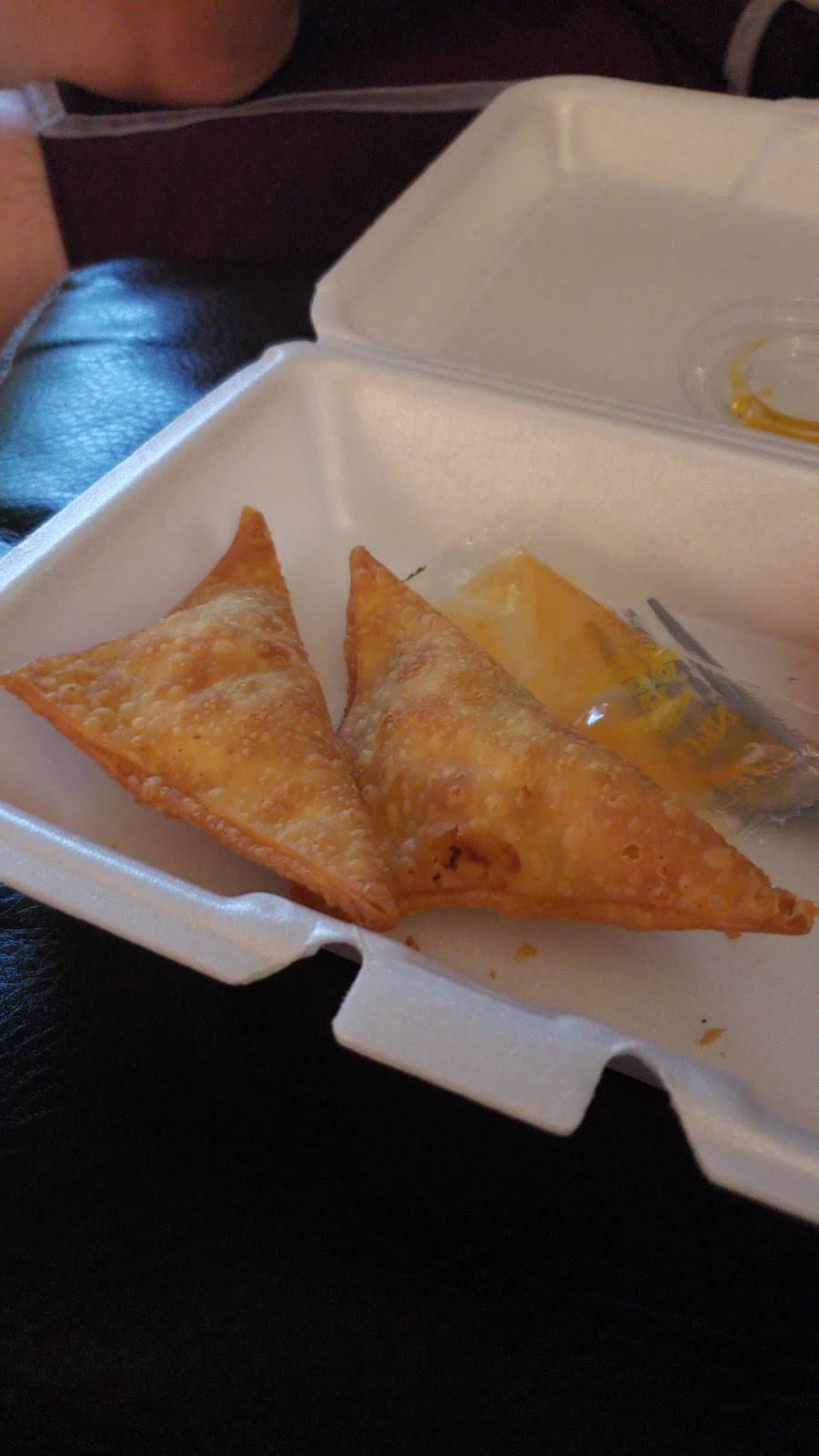 Lily Chinese Restaurant | restaurant | 27091 Bagley Rd, Cleveland, OH 44138, USA | 4402354863 OR +1 440-235-4863