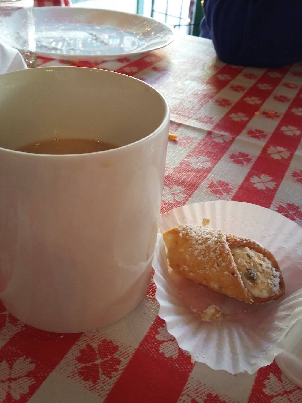 Genittis Hole-in-the-wall | restaurant | 108 E Main St, Northville, MI 48167, USA | 2483490522 OR +1 248-349-0522