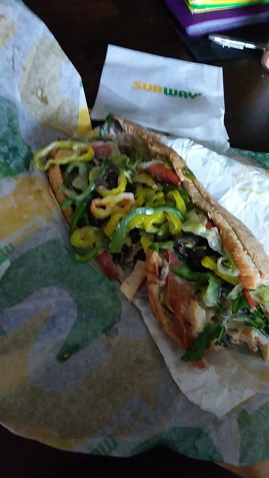 Subway | restaurant | 9641 Olive Blvd, St. Louis, MO 63132, USA | 3149977827 OR +1 314-997-7827