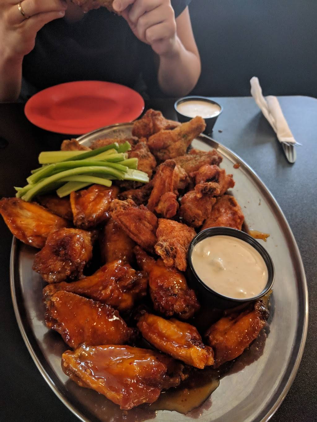 Hangar Pub & Grill Westfield | restaurant | 29 School St, Westfield, MA 01085, USA | 4135629450 OR +1 413-562-9450