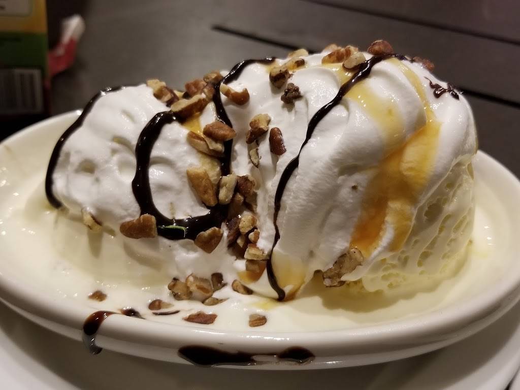 TGI Fridays | restaurant | 4482 Palisades Center Dr, West Nyack, NY 10994, USA | 8453481185 OR +1 845-348-1185