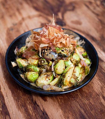 Table to Stix Ramen | restaurant | 1007 Davis St, Evanston, IL 60201, USA | 8478596847 OR +1 847-859-6847