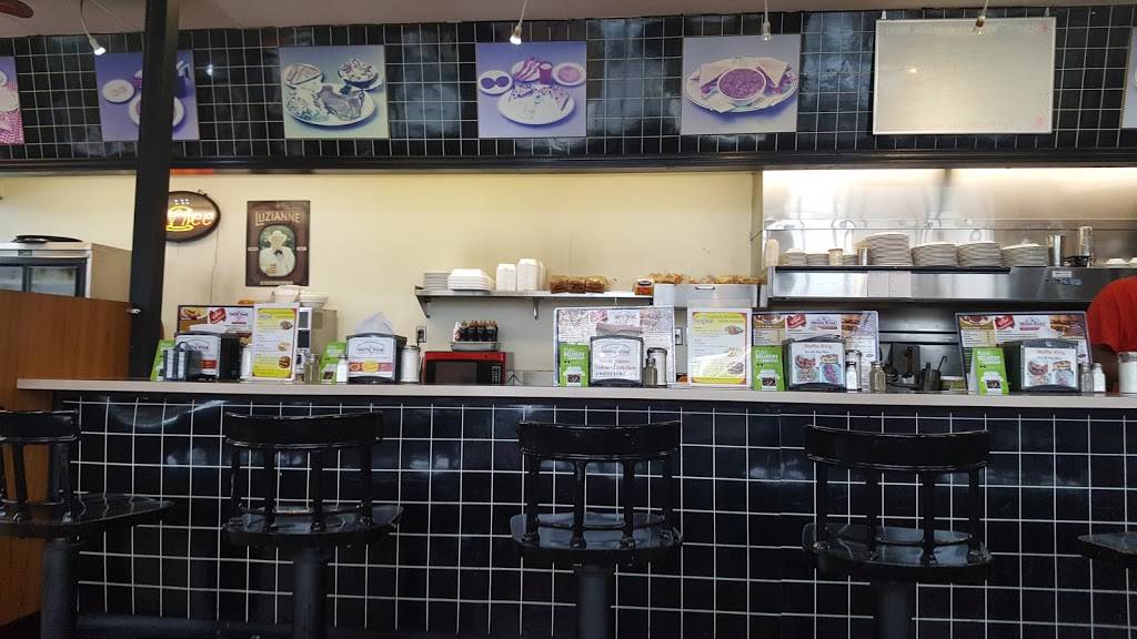 Royal Waffle King | restaurant | 502 Martin Luther King Jr Pkwy S, Phenix City, AL 36869, USA | 3344487028 OR +1 334-448-7028