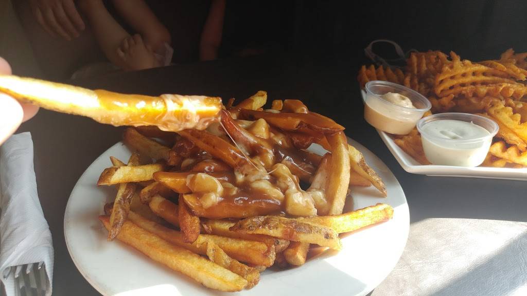 Black Dog Family Restaurant | restaurant | 227 W Front St, Stirling, ON K0K 3E0, Canada | 6133959444 OR +1 613-395-9444