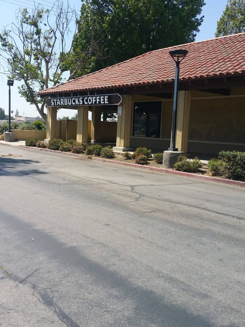 Starbucks | cafe | 12867 Mountain Ave, Chino, CA 91710, USA | 9094642235 OR +1 909-464-2235