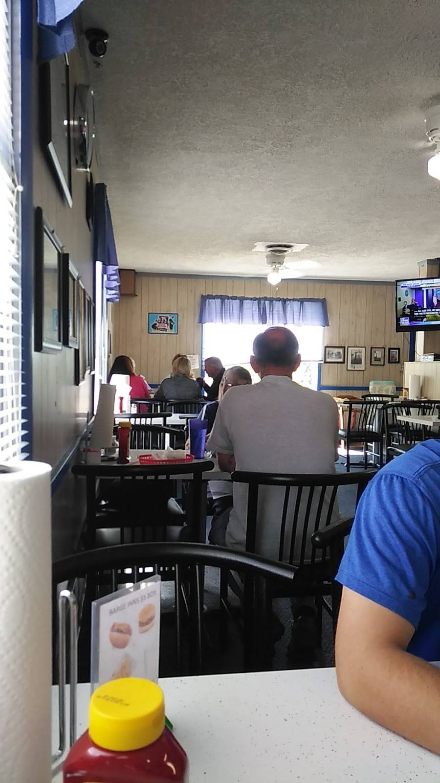 Barge Inn | restaurant | 315 Franklin St, Troy, IN 47588, USA | 8125472650 OR +1 812-547-2650