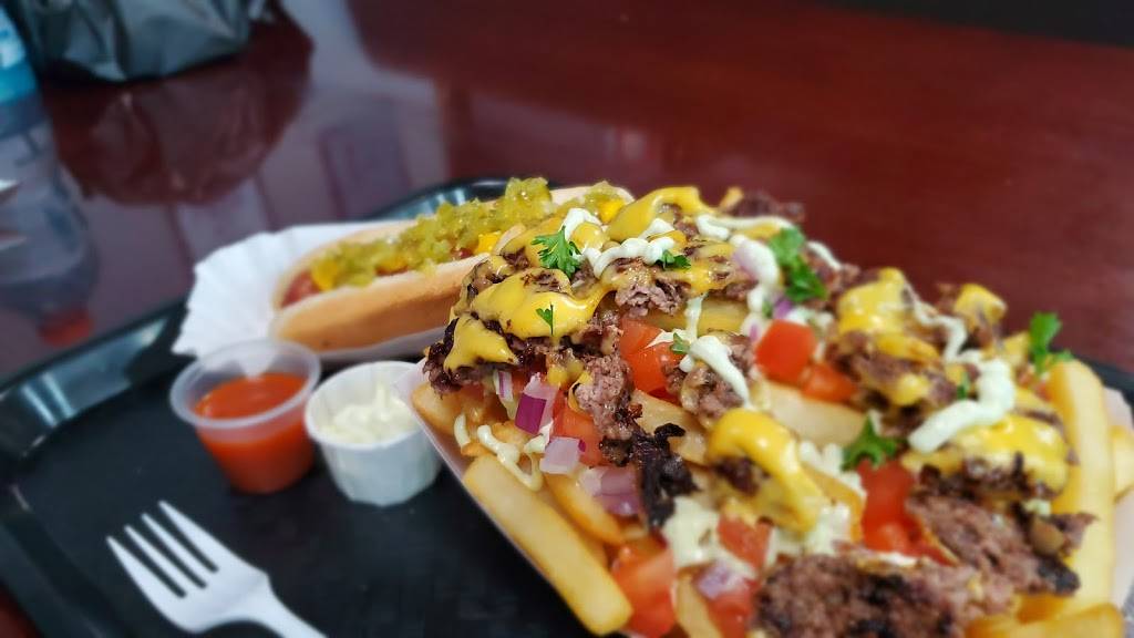 Batata homemade burger | restaurant | inside Mobil Gas Station Store, 8911 S Orange Blossom Trail, Orlando, FL 32809, USA | 4078572841 OR +1 407-857-2841