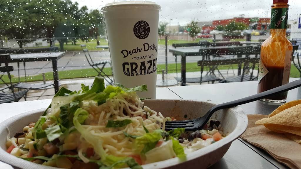 Chipotle Mexican Grill | restaurant | 7130 W Maple St Ste 100, Wichita, KS 67209, USA | 3169420263 OR +1 316-942-0263