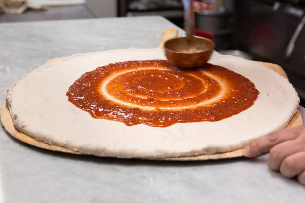 Roberts Pizzeria | restaurant | 63 New St, Newark, NJ 07102, USA | 9736420082 OR +1 973-642-0082