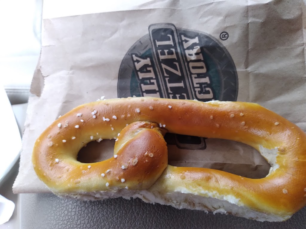 Philly Pretzel Factory | bakery | 499 Horsham Rd, Horsham, PA 19044, USA | 2154421922 OR +1 215-442-1922