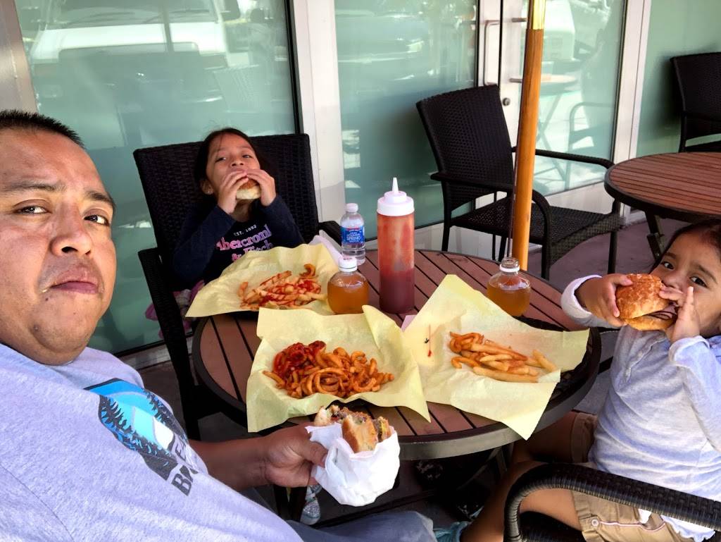 Sierra Deli & Market | restaurant | 311 Oak St, Oakland, CA 94607, USA | 5104440116 OR +1 510-444-0116