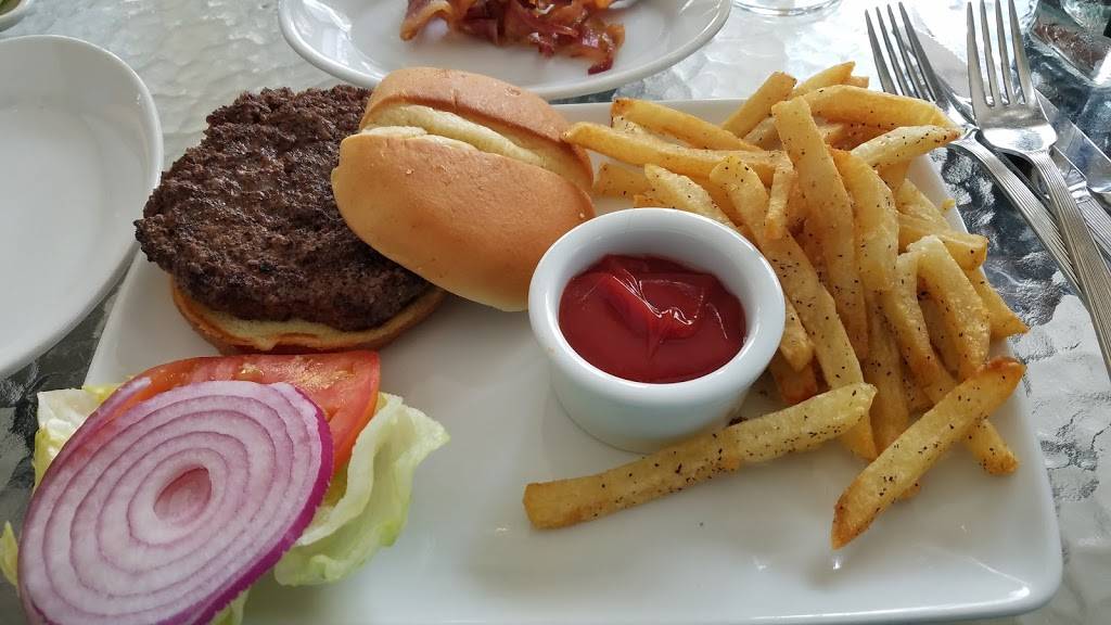 Ruths Chris Steak House | restaurant | 205 Central Park Ave, Virginia Beach, VA 23462, USA | 7572130747 OR +1 757-213-0747