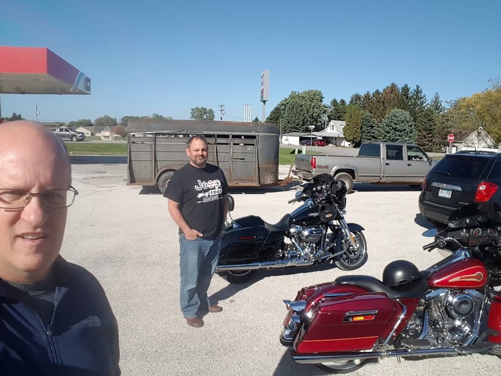 A&W Restaurant | restaurant | 518 W 6th St, St Charles, MN 55972, USA | 5079324267 OR +1 507-932-4267