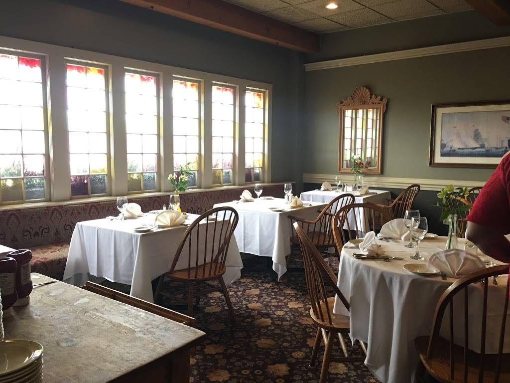 The Chowder House Bar | restaurant | 97 Willard St, Quincy, MA 02169, USA | 6177739532 OR +1 617-773-9532