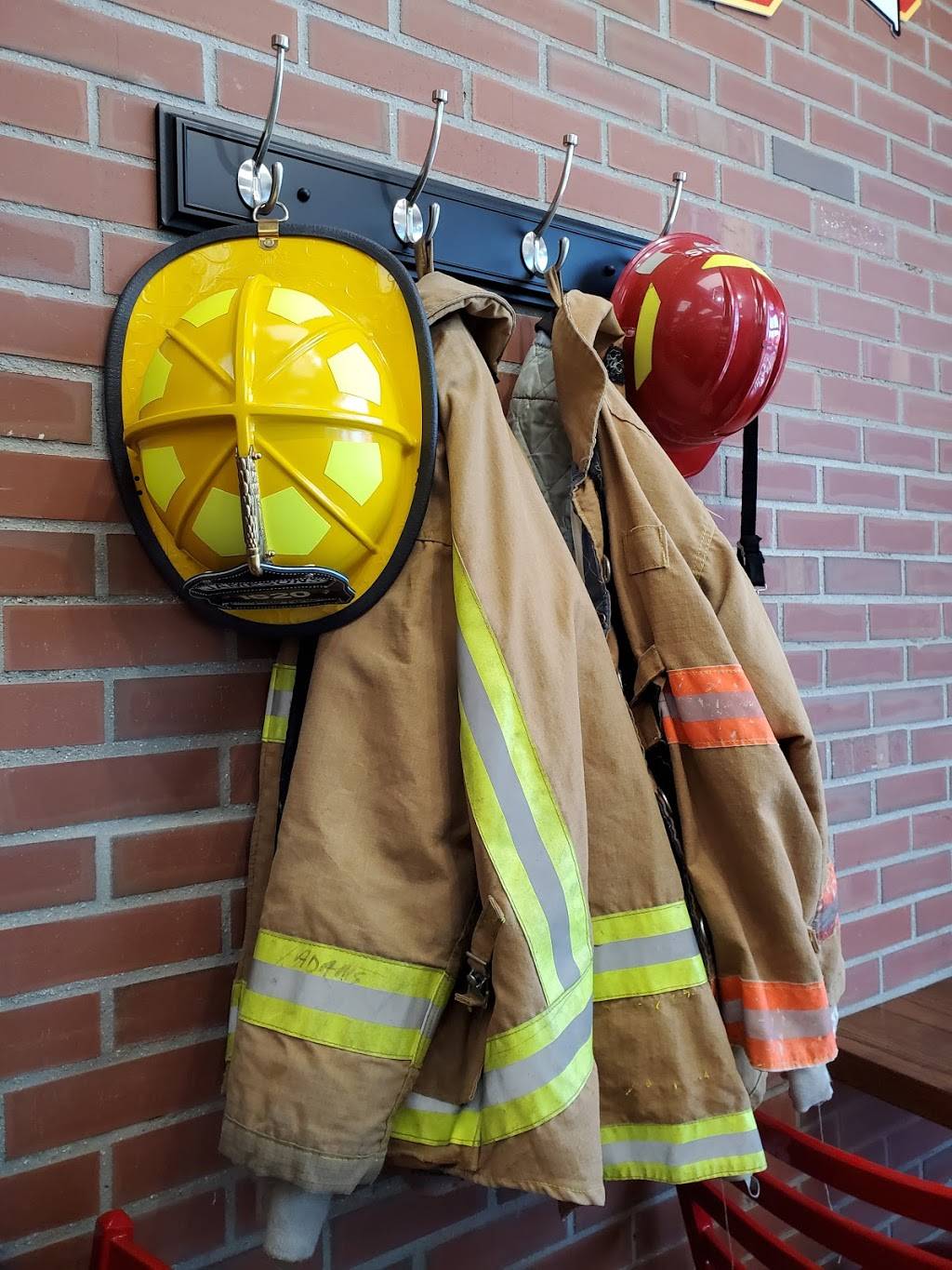 Firehouse Subs | restaurant | 11995 Foothill Blvd Ste 110, Rancho Cucamonga, CA 91730, USA | 9094810151 OR +1 909-481-0151