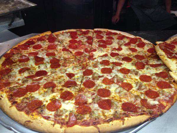 Bacci Pizzeria | meal delivery | 162 N Franklin St, Chicago, IL 60606, USA | 3125781700 OR +1 312-578-1700