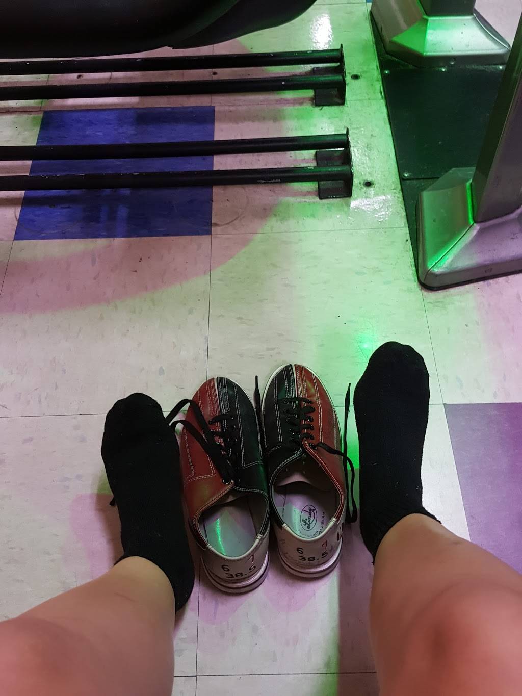 Strikes & Spares Grill | restaurant | 2301 Yosemite Blvd, Modesto, CA 95354, USA | 2095759519 OR +1 209-575-9519