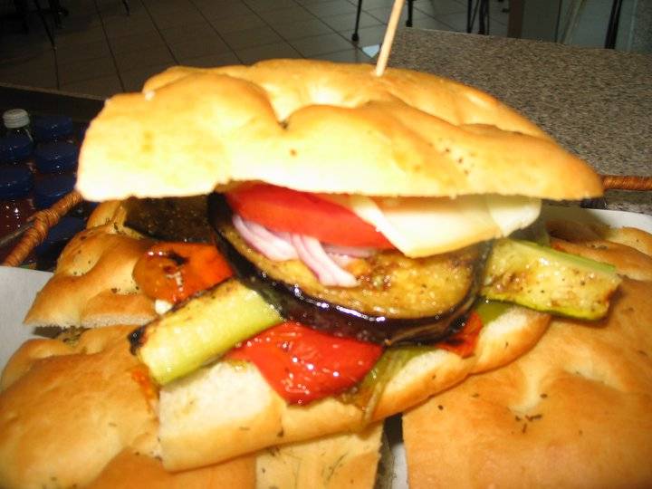 Broadway Bakery Café | meal takeaway | 4900 Broadway #1300, Sacramento, CA 95820, USA | 9164559482 OR +1 916-455-9482