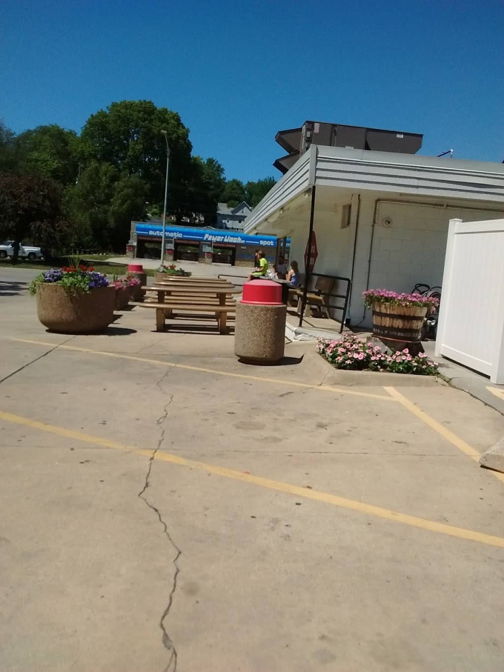 Dairy Queen Store | restaurant | 1015 4th Ave S, Denison, IA 51442, USA | 7122634910 OR +1 712-263-4910