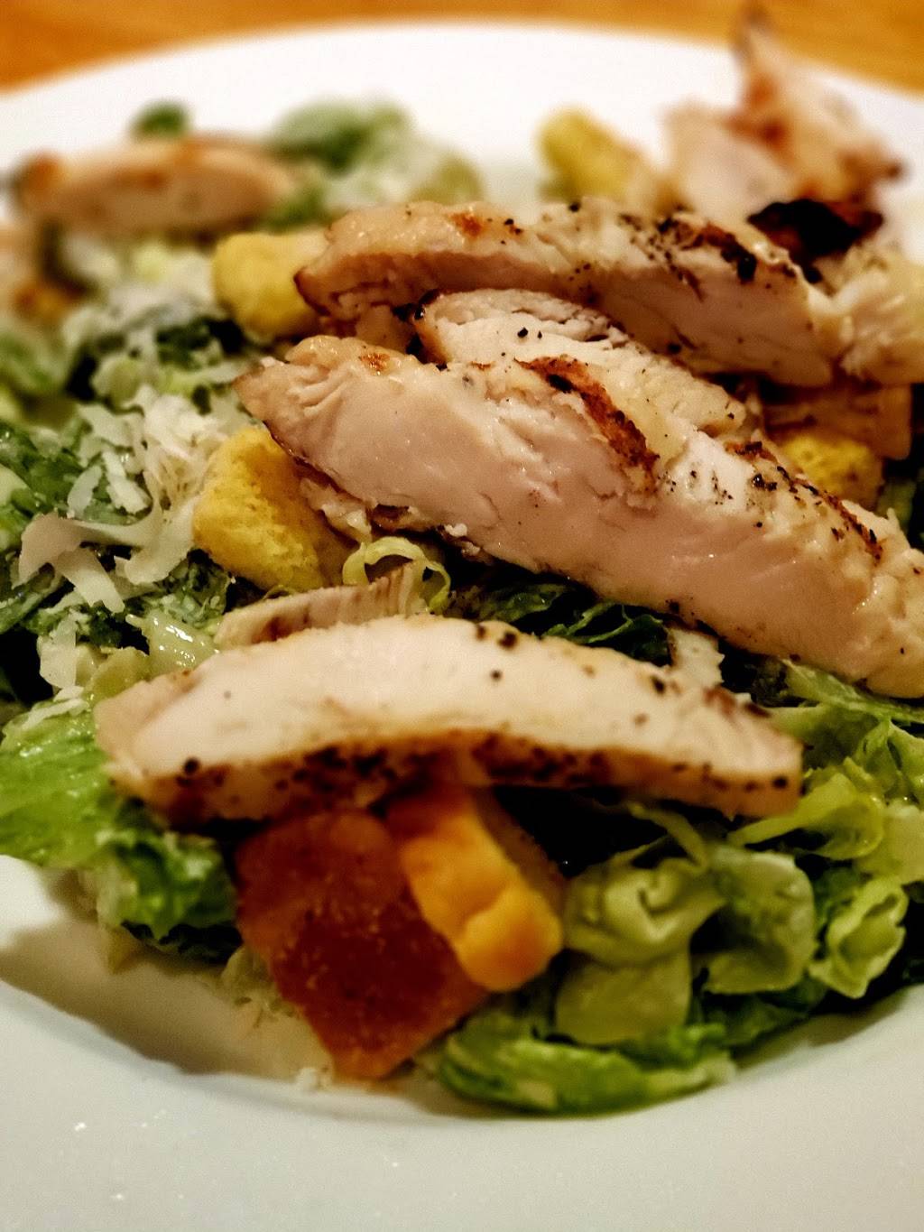 Applebees Grill + Bar | restaurant | 2433 Hwy. 3, South, Northfield, MN 55057, USA | 5076458955 OR +1 507-645-8955