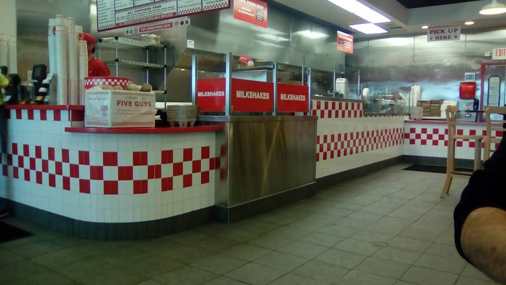 Five Guys | meal takeaway | 180 Main St, Saugus, MA 01906, USA | 7812310042 OR +1 781-231-0042