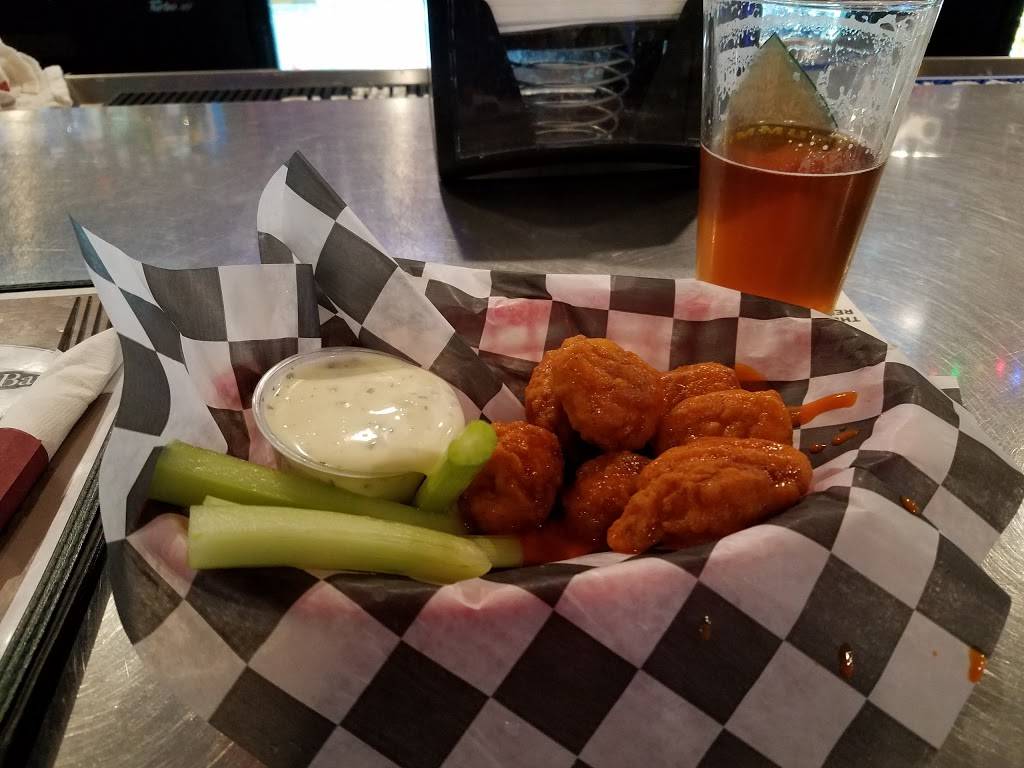 Brownies The Shed Bar and Grill | restaurant | 826 W Main St, New Albany, IN 47150, USA | 8129200030 OR +1 812-920-0030