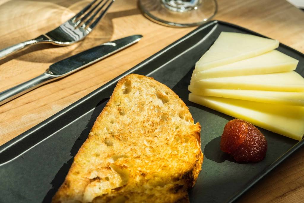 AC Lounge at AC Hotel Boston North | night club | 95 Station Landing, Medford, MA 02155, USA | 7812195510 OR +1 781-219-5510