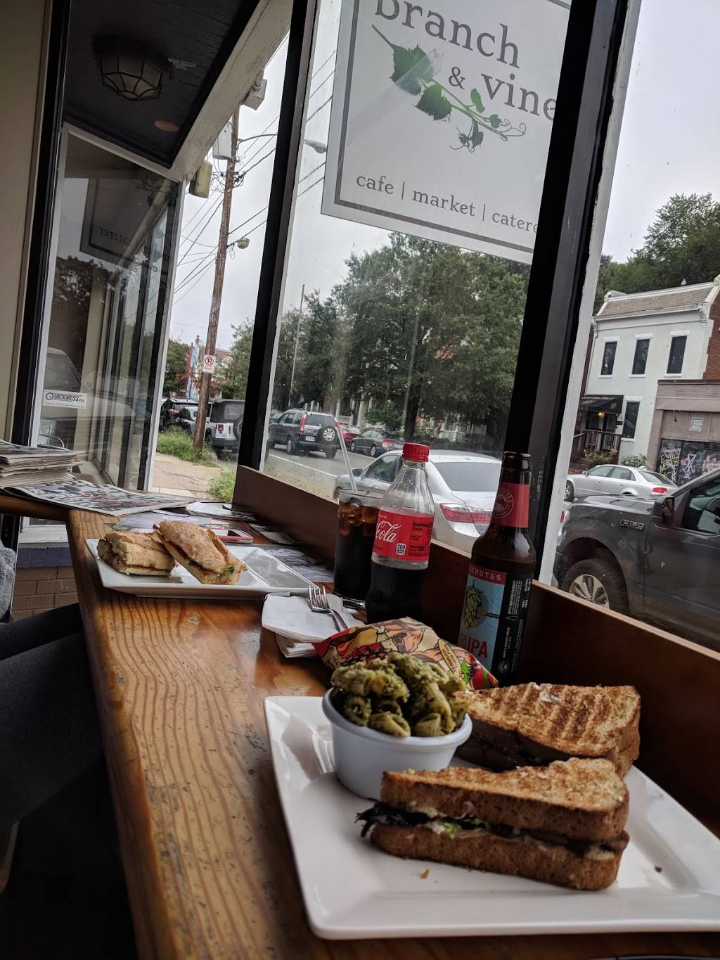 Branch & Vine | restaurant | 2001 1/2 W Main St, Richmond, VA 23220, USA | 8043555182 OR +1 804-355-5182