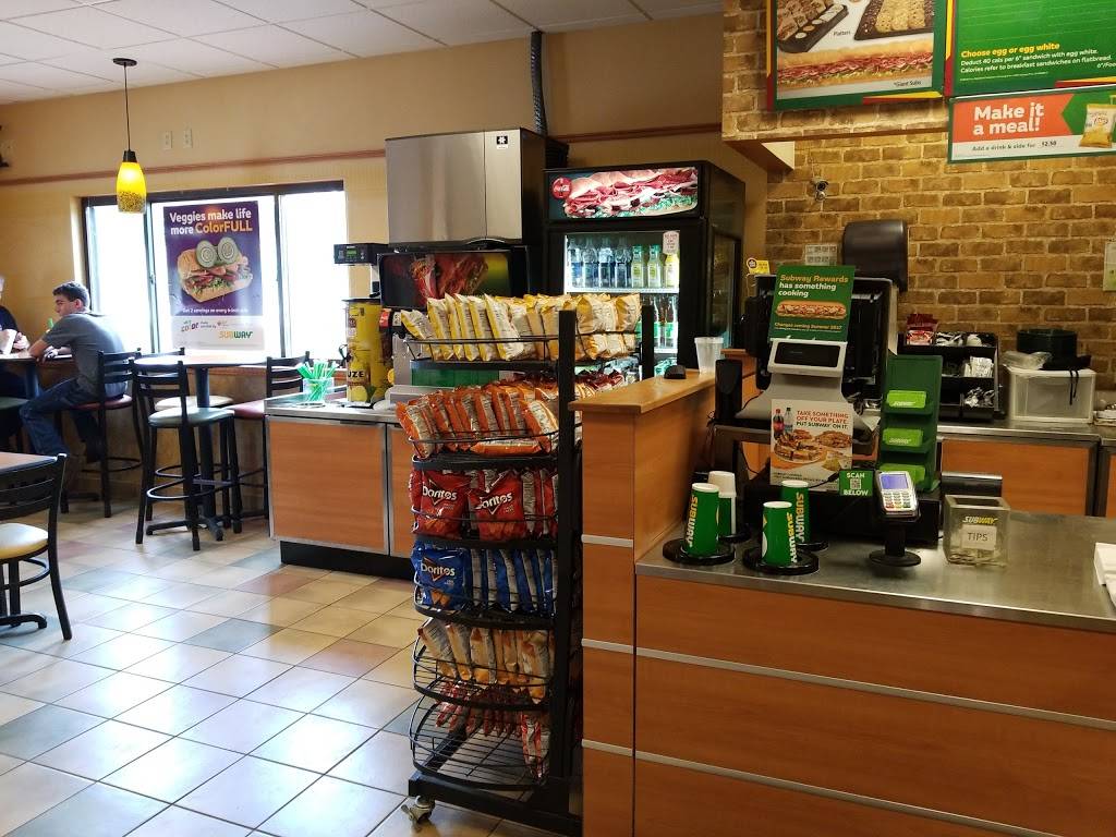 Subway | restaurant | 345 NH-104, New Hampton, NH 03256, USA | 6037445300 OR +1 603-744-5300