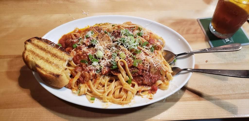 Boston Pizza | restaurant | 3300 Monarch Dr, Orillia, ON L3V 8A2, Canada | 7053290994 OR +1 705-329-0994