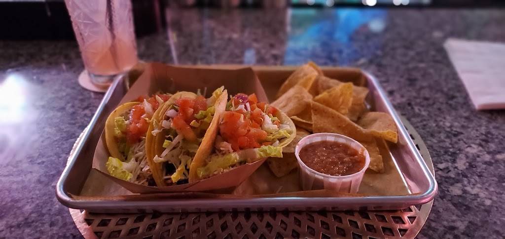 Breezy Burrito Bar | restaurant | 1000 Elmwood Ave, Buffalo, NY 14222, USA | 7163818996 OR +1 716-381-8996