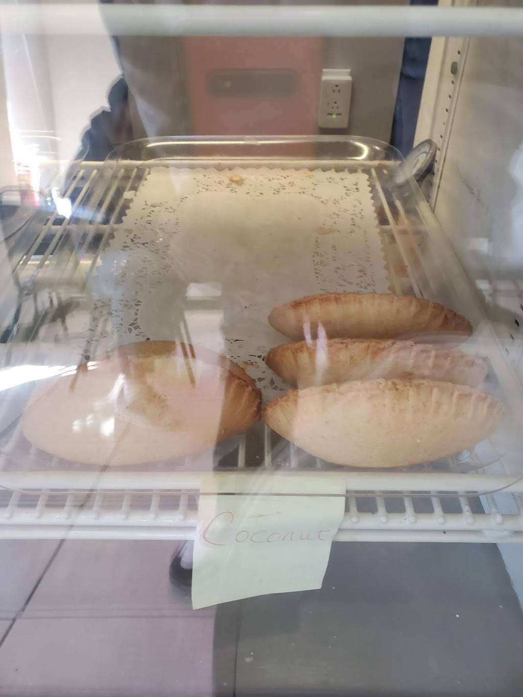 Auntie Vies Restaurant and Bakery | restaurant | 554 Dudley St, Dorchester, MA 02125, USA | 6177080013 OR +1 617-708-0013