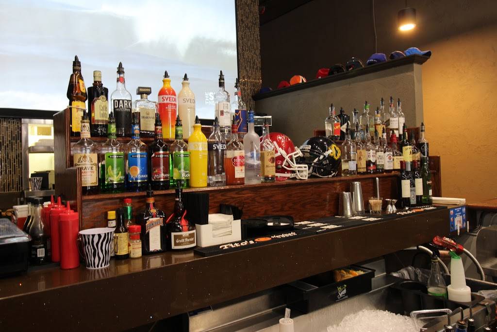 The Zu Sports Grill | restaurant | 16 S Broadway, Edmond, OK 73034, USA | 4053301833 OR +1 405-330-1833