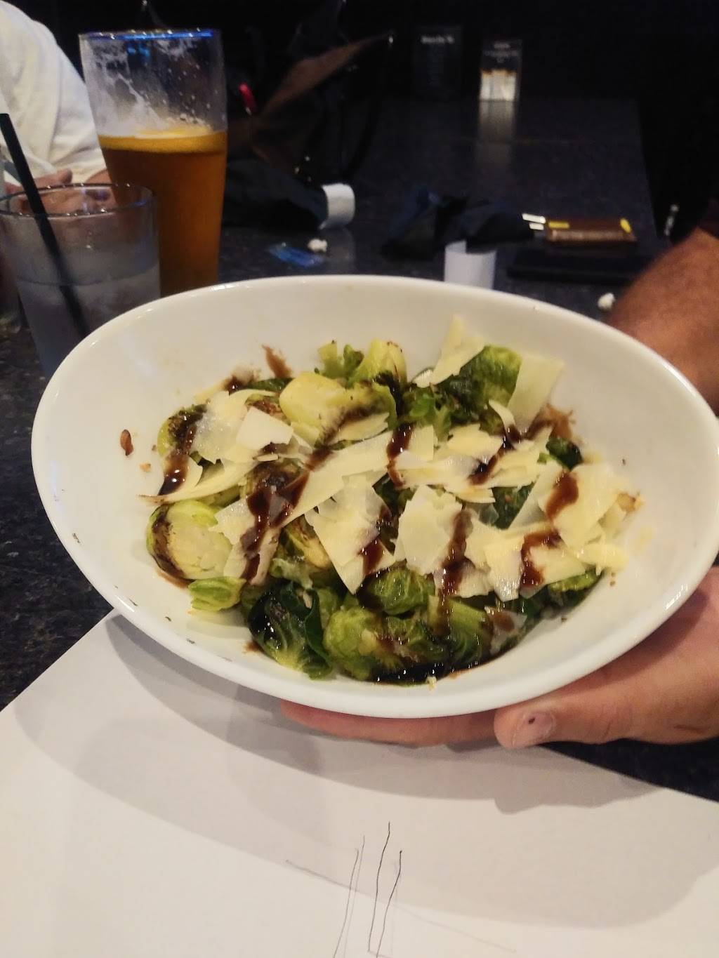 The Burger Bar & Tap | restaurant | 5516 Fenton Rd, Flint, MI 48507, USA | 8104842200 OR +1 810-484-2200