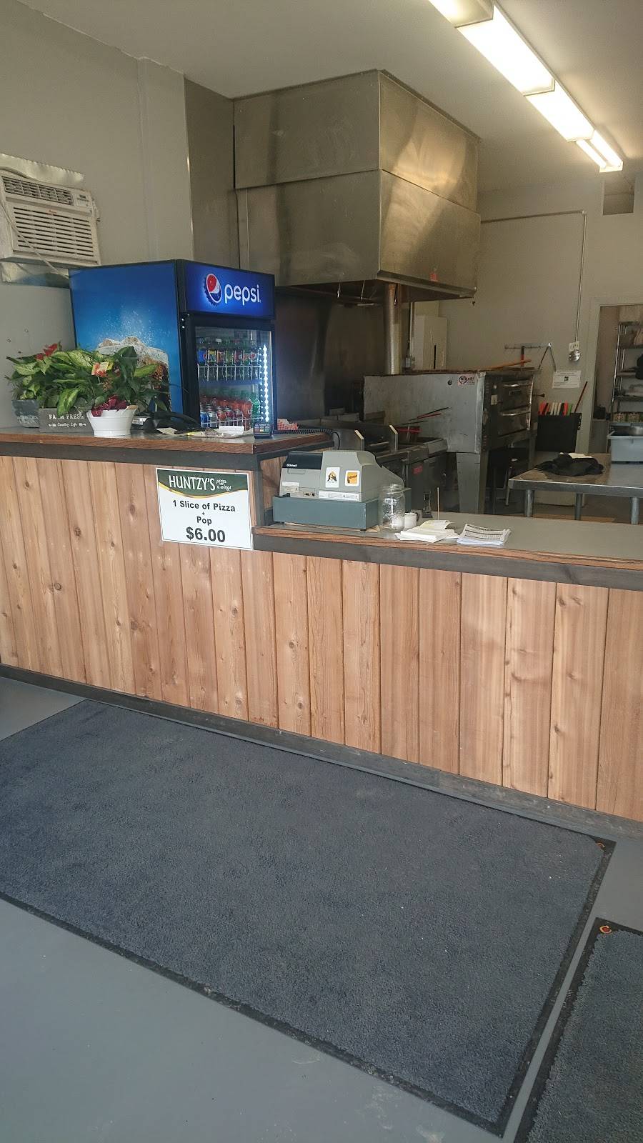 Huntzys Pizza & Wings | meal delivery | 636 Broadway St, Wyoming, ON N0N 1T0, Canada | 5197040755 OR +1 519-704-0755