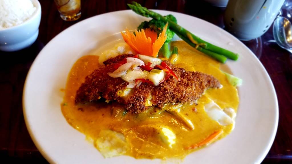 LThai Organic Cuisine & Wine Bar | restaurant | 4500 W Village Pl #1017, Smyrna, GA 30080, USA | 7704344344 OR +1 770-434-4344