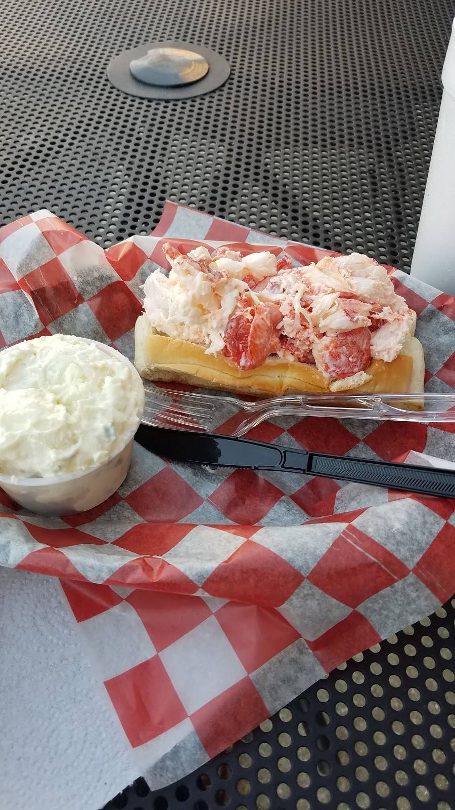 Lakewood Ranch Lobster Pound and Fresh Seafood Bistro and Market | restaurant | 8740 E State Rd 70, Bradenton, FL 34202, USA | 9417553474 OR +1 941-755-3474