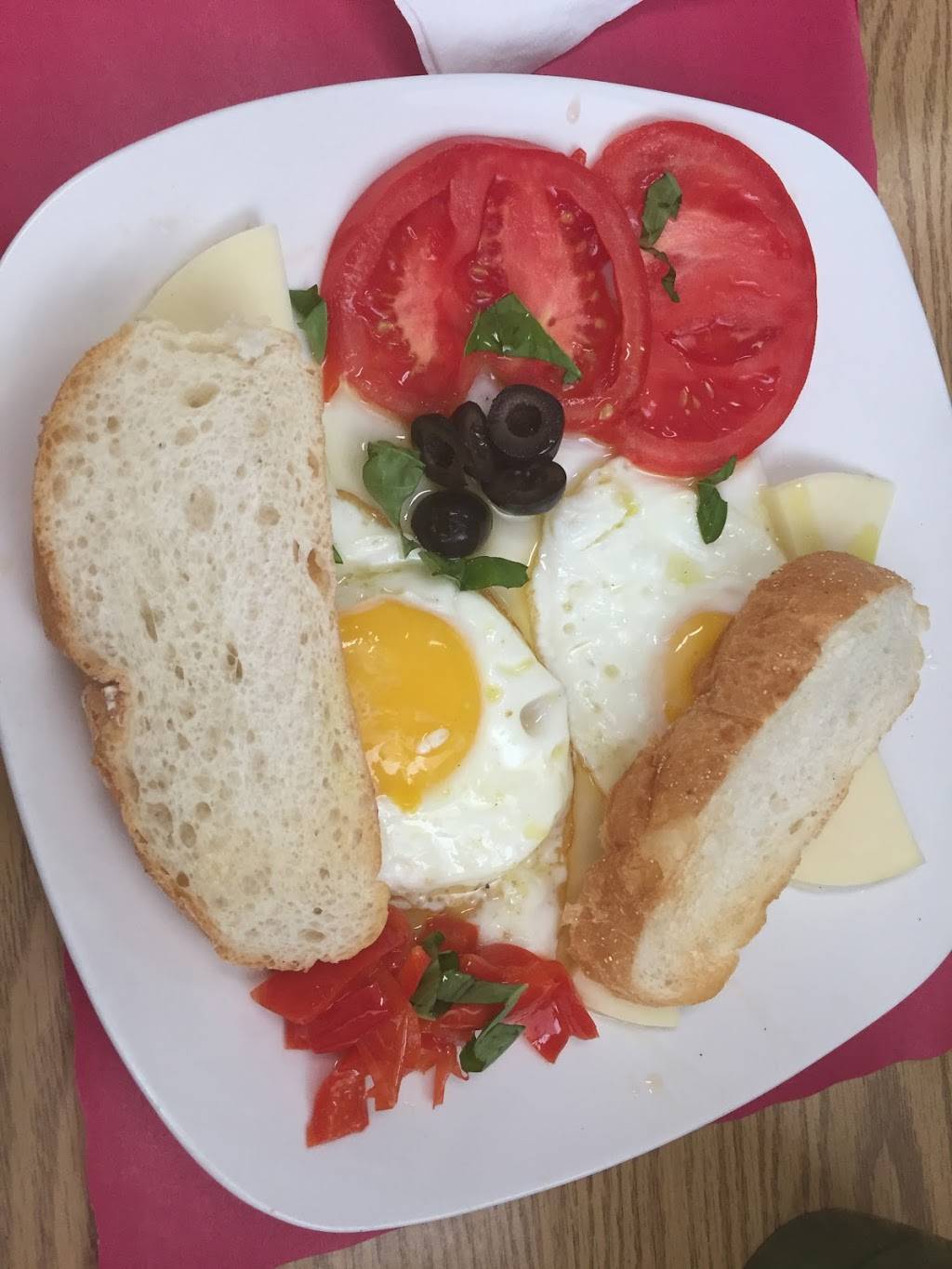 Crostini | restaurant | 201 Meadow St, Branford, CT 06405, USA | 2034881040 OR +1 203-488-1040