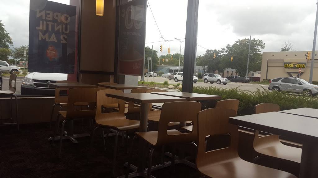 Wendys | restaurant | 22111 Greenfield Rd, Southfield, MI 48075, USA | 2485571315 OR +1 248-557-1315