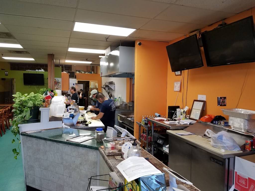 El Barrio Mexican Restaurant | meal takeaway | 336 N Independence Blvd, Romeoville, IL 60446, USA | 8153721100 OR +1 815-372-1100