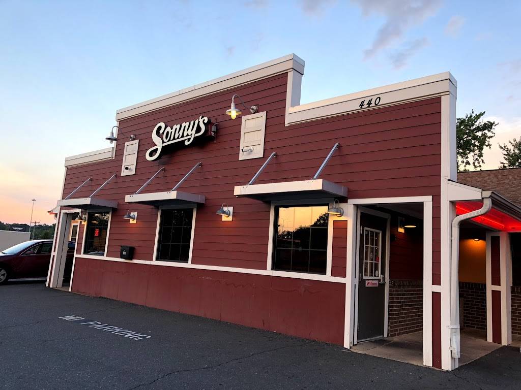 Sonnys BBQ | restaurant | 440 Tyvola Rd, Charlotte, NC 28217, USA | 7045231053 OR +1 704-523-1053