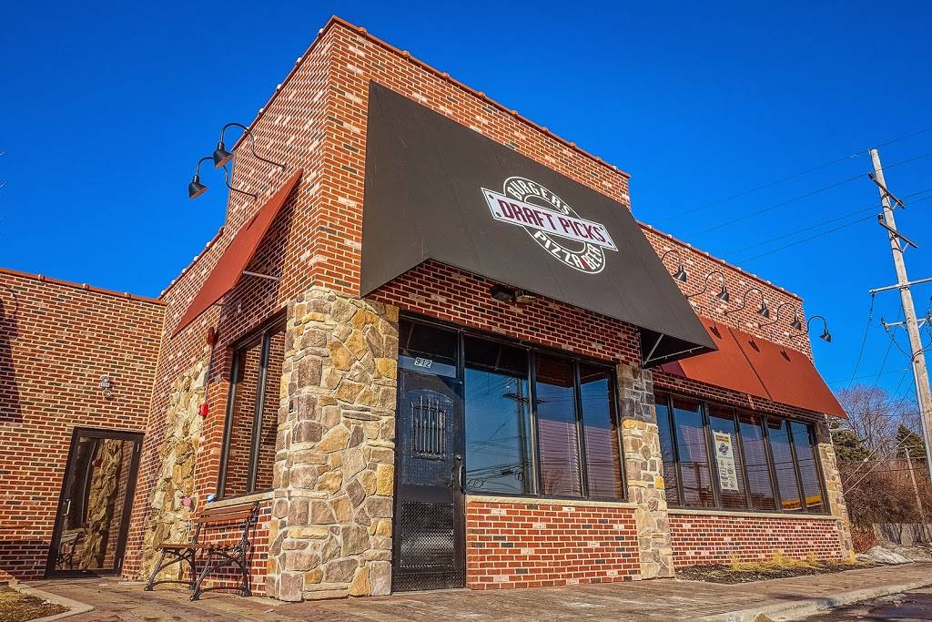 Draft Picks | restaurant | 912 Busse Rd, Mt Prospect, IL 60056, USA | 8472909000 OR +1 847-290-9000