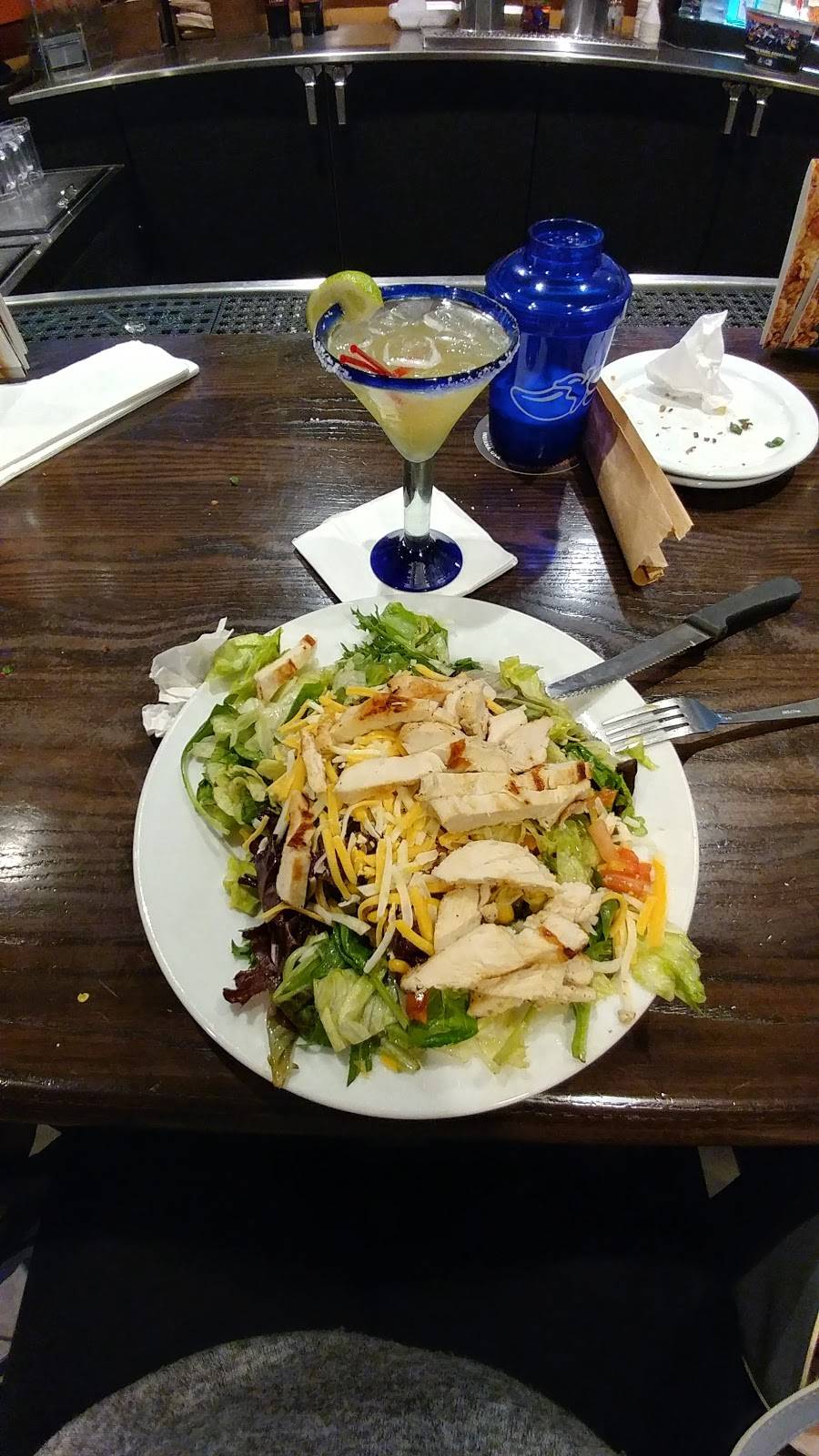 Chilis Grill & Bar | meal takeaway | 940 E Lewis and Clark Pkwy, Clarksville, IN 47129, USA | 8126703000 OR +1 812-670-3000